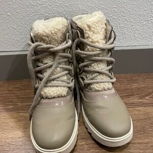 Sorel Joan of Arctic Next Lite Boots size 5.5 in Taupe / Omega Fawn